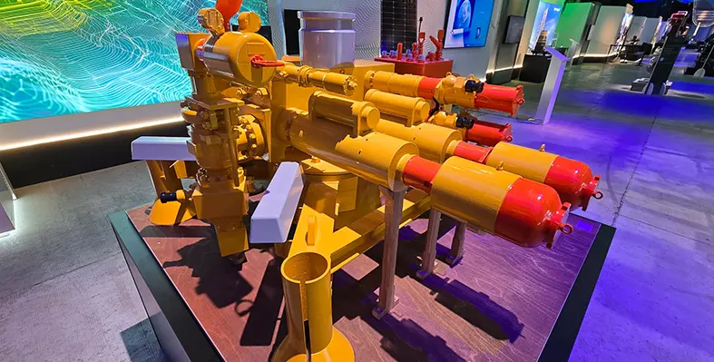 Yellow_cementing_machine_with_yellow_tubes