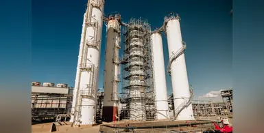 Refinery_covered_in_scaffolding