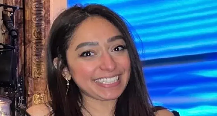 Headshot of a woman