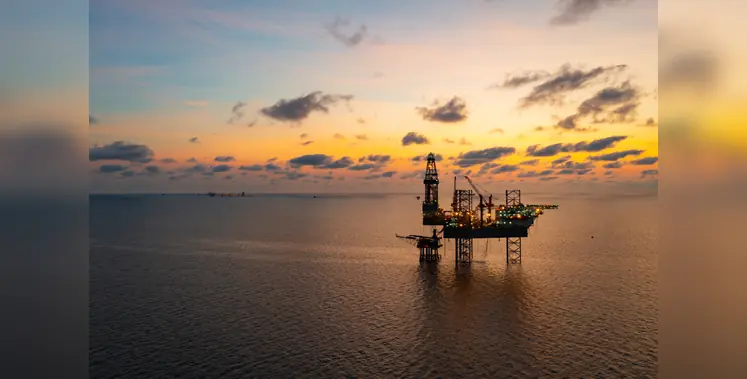 offshore_oil_rig_at_sunset