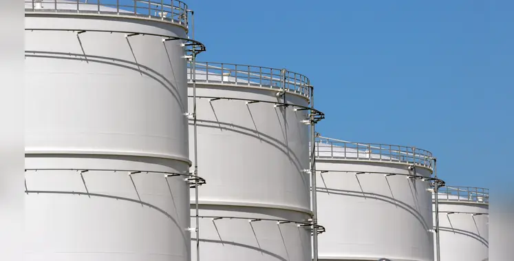 Image-of-oil-storage