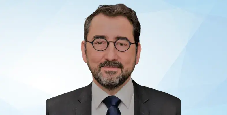 Headshot of Nicholas Villemain