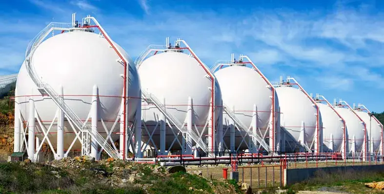 Pressurised gas tanks